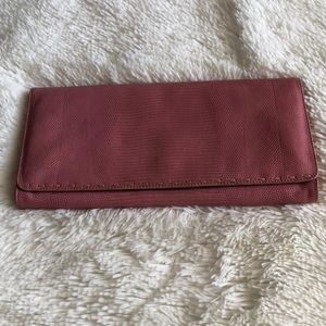 Kate spade likes a wallet